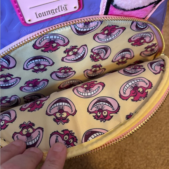 Disney Alice In Wonderland Loungefly Fuzzy Cheshire Mini Backpack - Picture 5 of 11